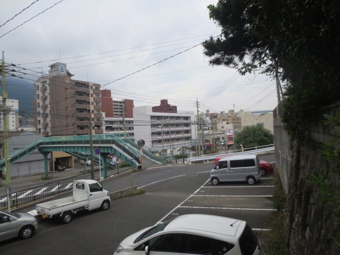 物件外観写真3　(駐車場)