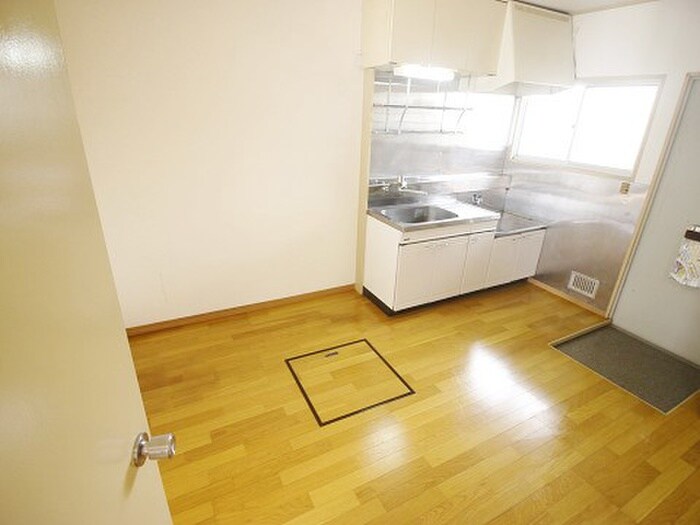 物件内観写真7　(内観写真)