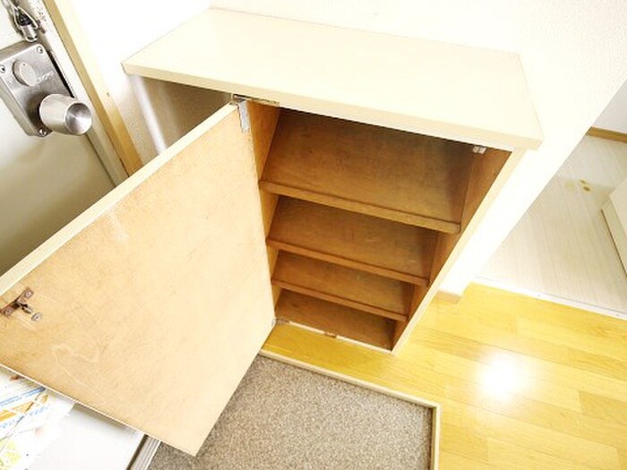 物件内観写真15　(靴箱)