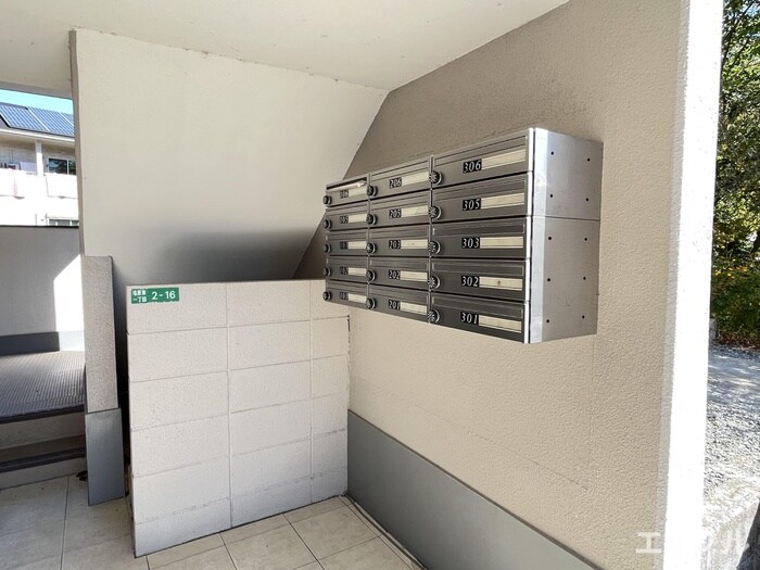 物件外観写真6　(駐車場)