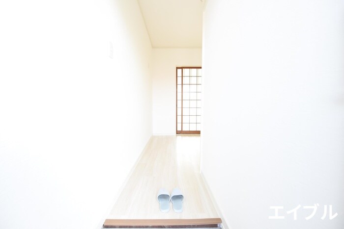 物件内観写真10　(廊下)