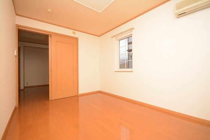 物件内観写真4　(居室)
