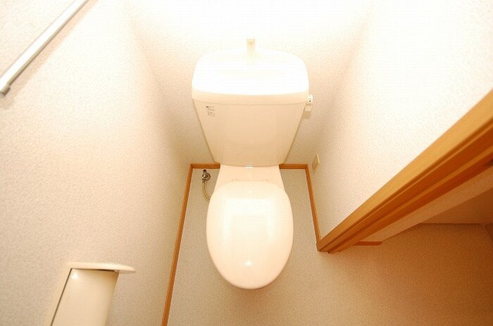 物件内観写真8　(トイレ)