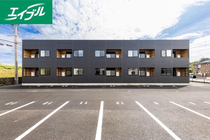 物件外観写真2　(駐車場)