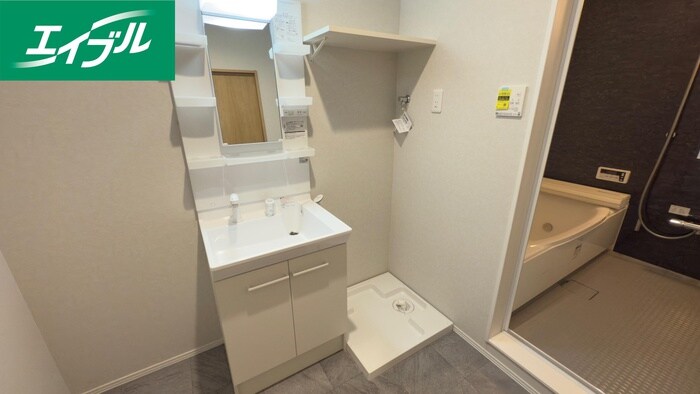 物件内観写真17　(洗濯機置場)