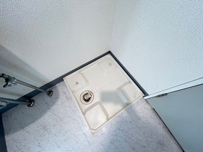 物件内観写真13　(洗濯機置場)