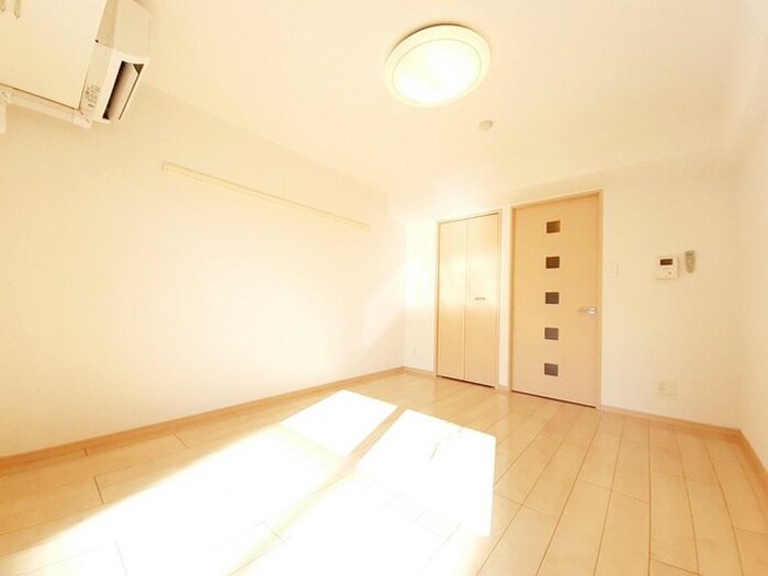 物件内観写真4　(居室)