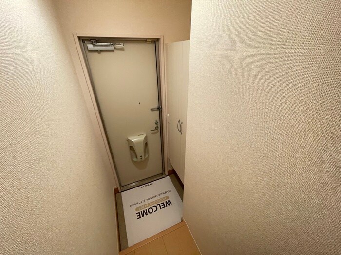 物件内観写真10　(玄関)