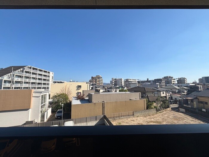 物件内観写真22　(室内からの展望)