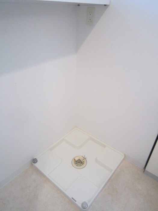 物件内観写真9　(洗濯機置場)