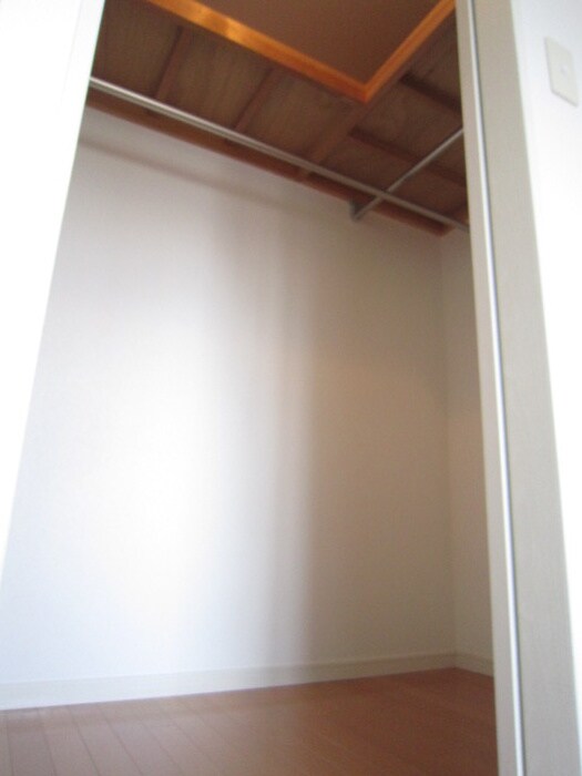 物件内観写真12　(収納)