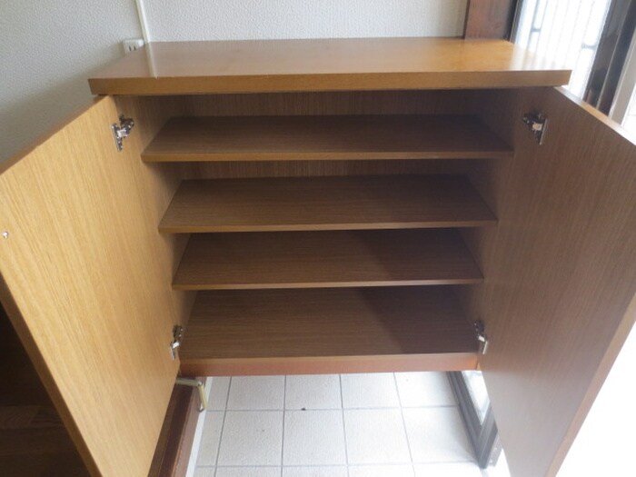 物件内観写真4　(靴箱)