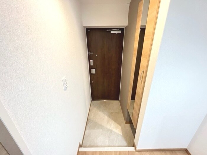 物件内観写真7　(玄関)