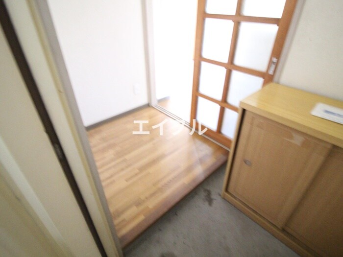 物件内観写真16　(玄関)