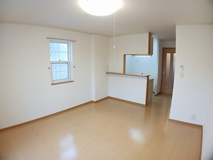 物件内観写真2　(居室)