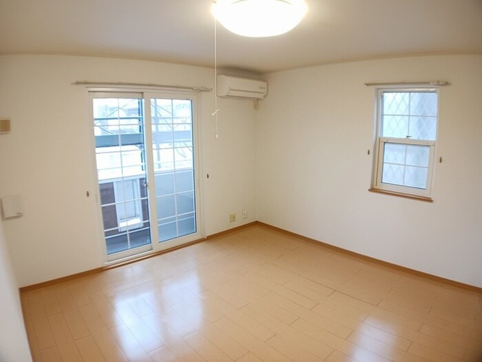 物件内観写真3　(居室)