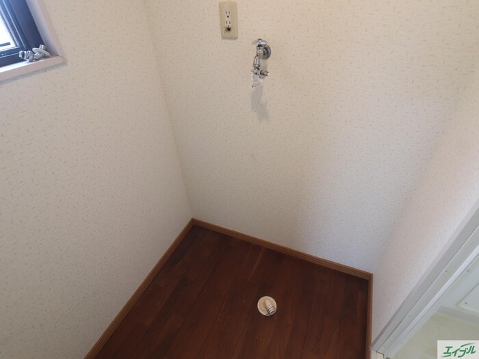 物件内観写真13　(洗濯機置場)