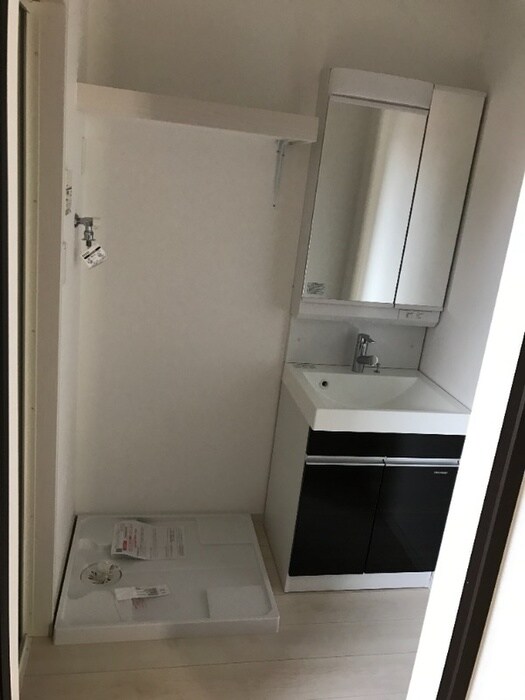 物件内観写真5　(洗濯機置場)