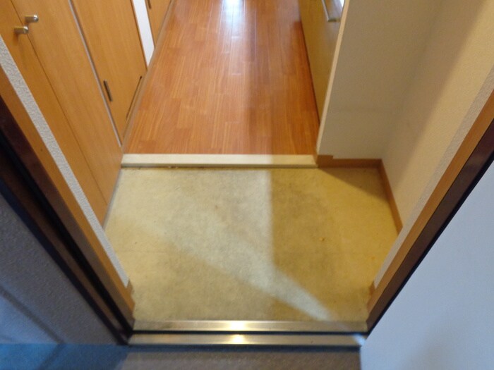 物件内観写真13　(玄関)