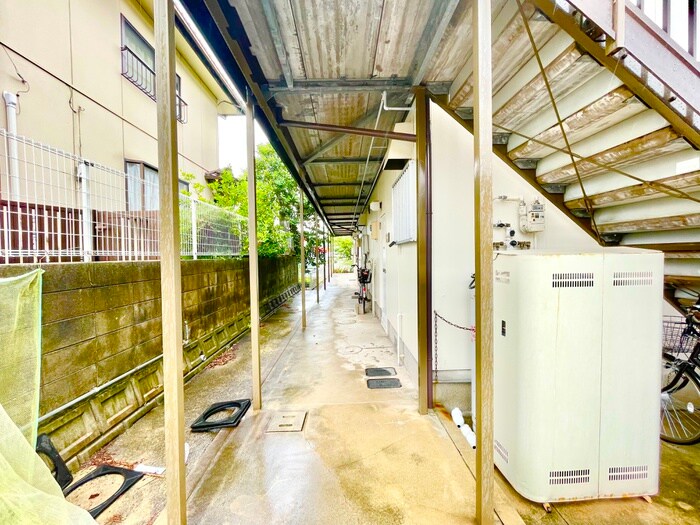 物件外観写真3　(エントランス部分)