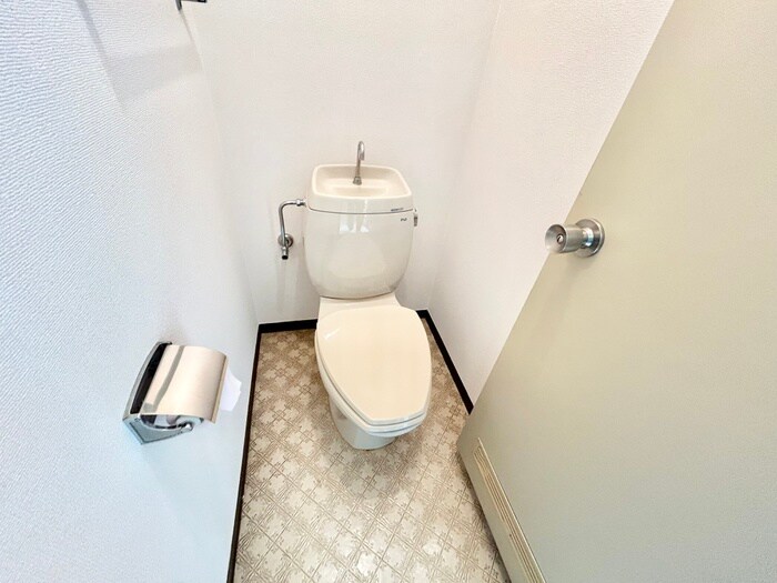 物件内観写真8　(トイレ)
