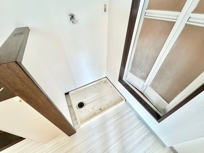 物件内観写真14　(洗濯機置場)