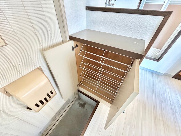 物件内観写真16　(靴箱)