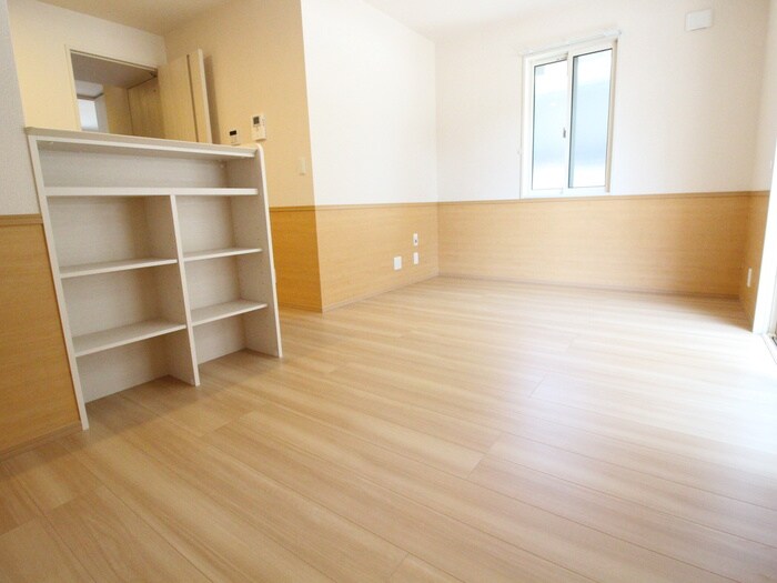 物件内観写真4　(居室)