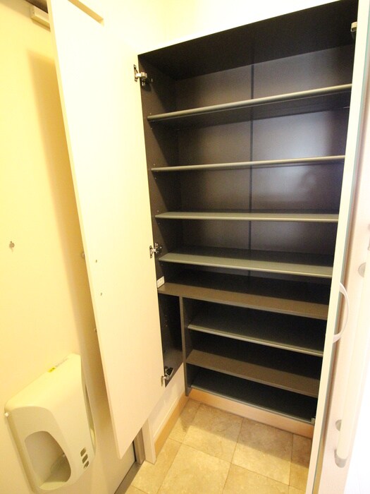 物件内観写真18　(靴箱)