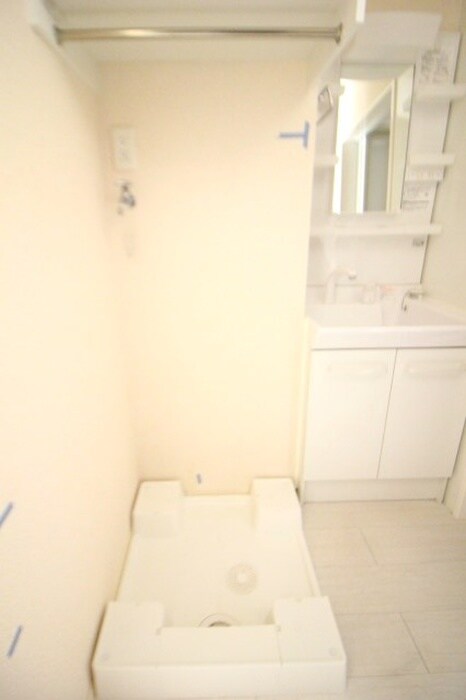 物件内観写真10　(洗濯機置場)