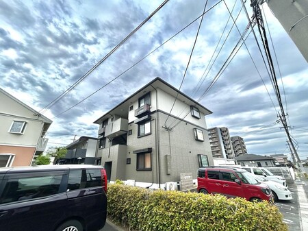 クレセント鴨生田外観写真