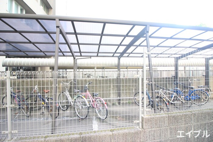 物件外観写真4　(駐輪場)