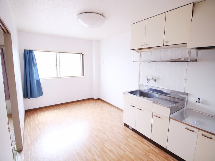 物件内観写真5　(居室)