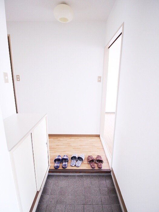 物件内観写真16　(玄関)