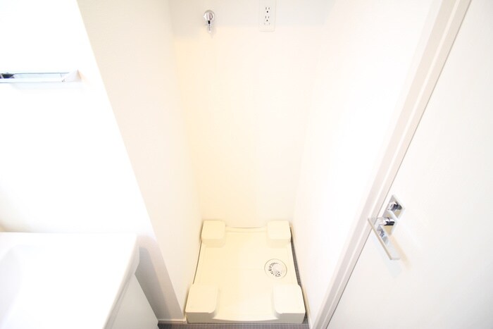 物件内観写真13　(洗濯機置場)