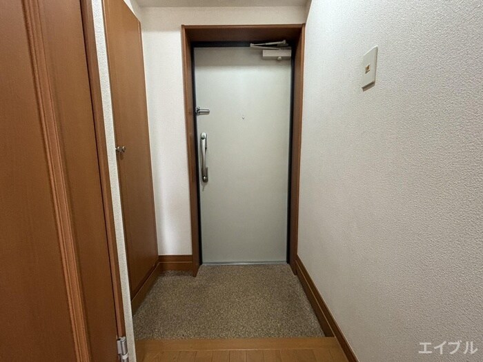 物件内観写真15　(玄関)