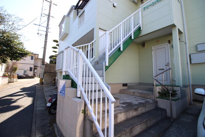 物件外観写真4　(エントランス部分)