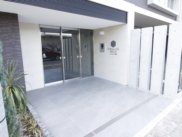 物件外観写真5　(エントランス部分)