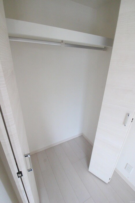 物件内観写真10　(収納)