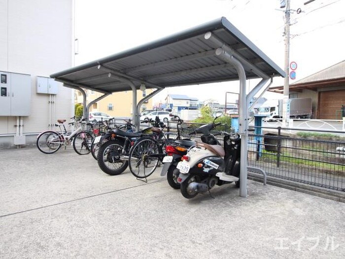 物件外観写真2　(駐輪場)