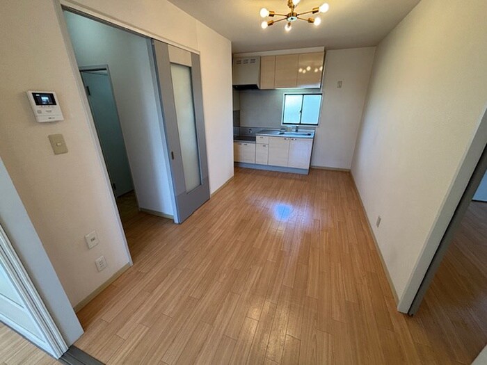 物件内観写真3　(居室)