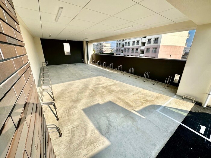 物件外観写真3　(駐輪場)