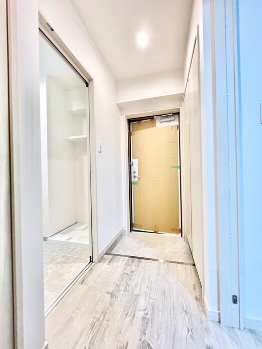 物件内観写真18　(玄関)