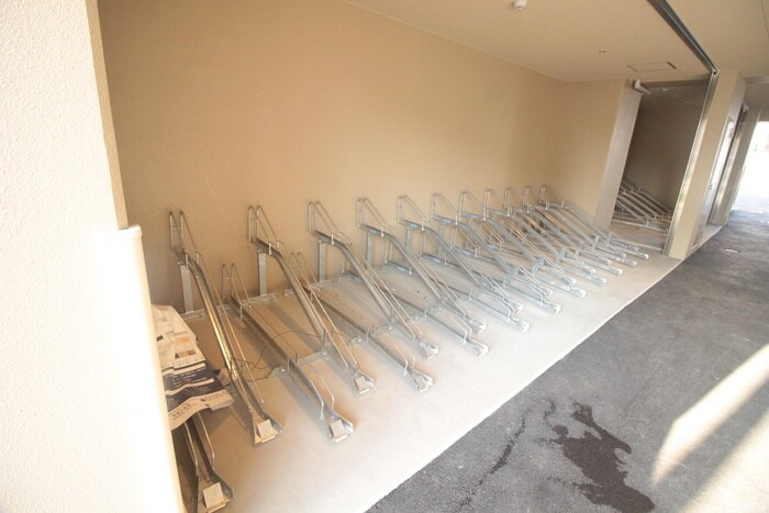 物件外観写真5　(駐輪場)