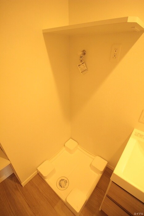 物件内観写真14　(洗濯機置場)