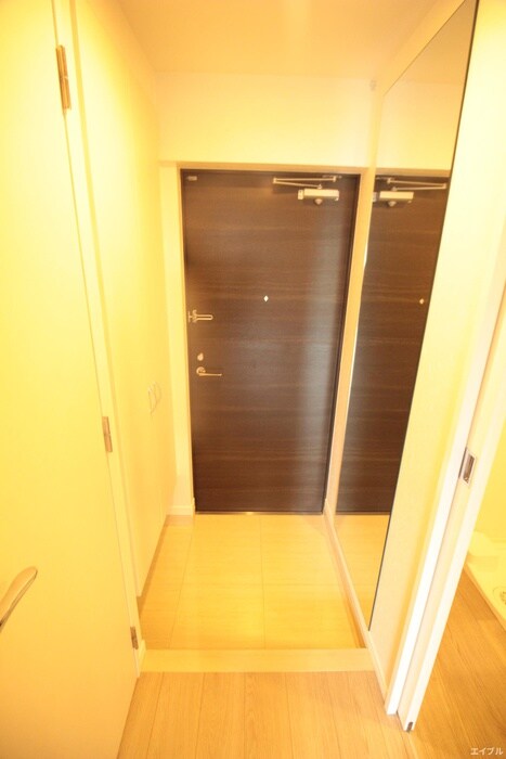 物件内観写真16　(玄関)