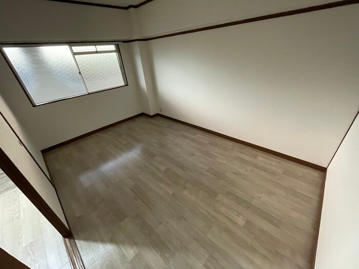 物件内観写真2　(居室)