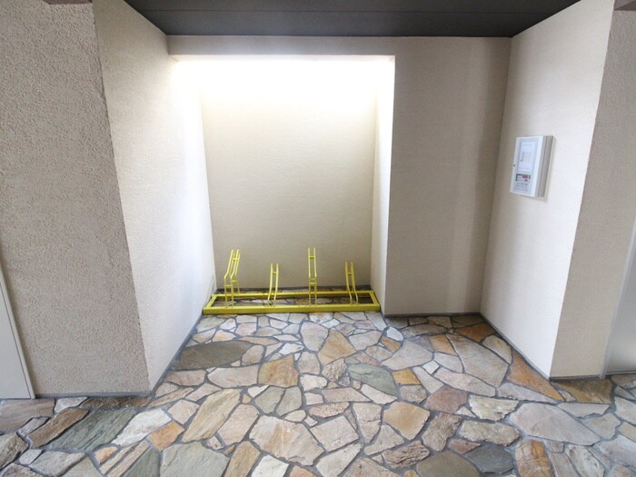 物件外観写真6　(駐輪場)