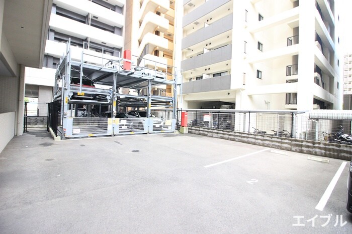 物件外観写真4　(駐車場)