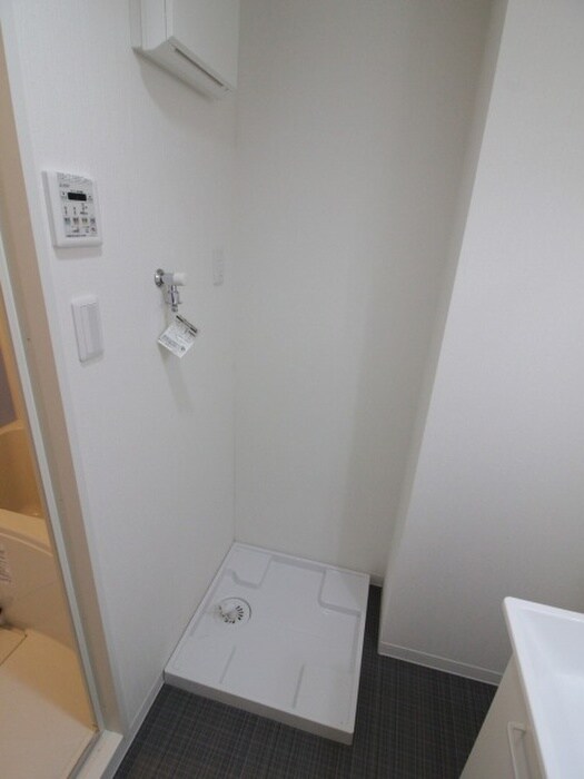 物件内観写真10　(洗濯機置場)